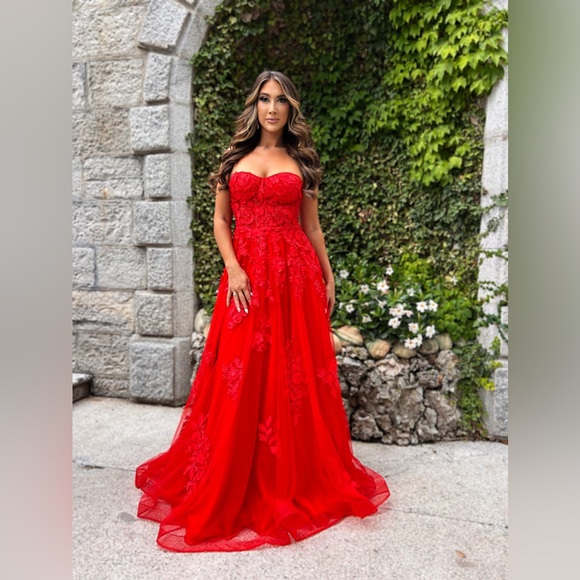 JOVANI RED GOWN - Picture 4 of 4